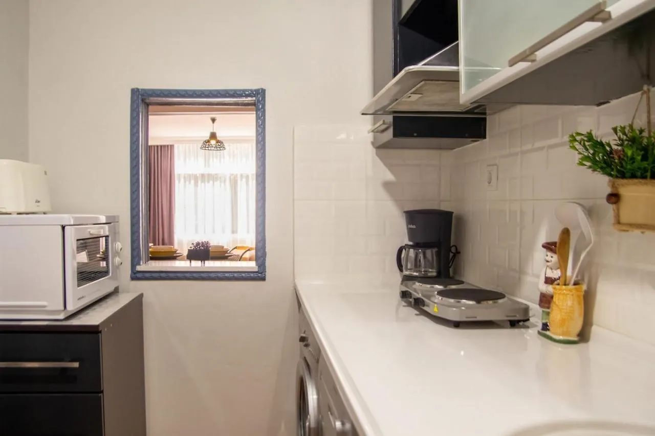 Apartamento Delightful Flat With Central Location And Balcony In Karsiyaka Esmirna